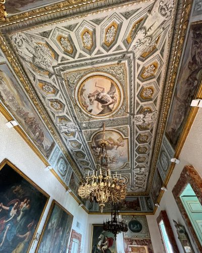 Interno Palazzo Belvedere Napoli